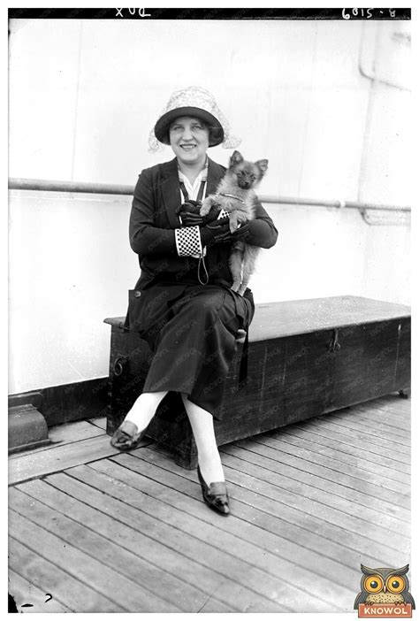 Vintage 1920s Dux Portrait: A Glimpse Into History – KNOWOL