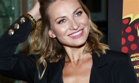 Joanna Moro na plaży Skąpe bikini robi wrażenie Kobieta w INTERIA PL