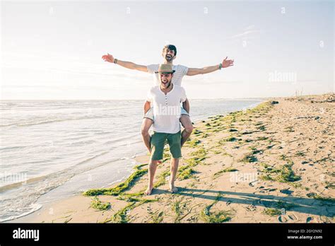 Young gay boy Fotos und Bildmaterial in hoher Auflösung Alamy