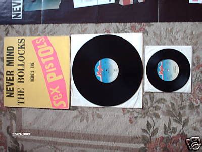 Popsike SEX PISTOLS NMTB W POSTER AND RARE THE CLASH Auction