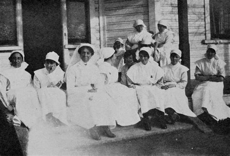 Matron Rothwell and nurses at Waikato Hospital - Hamilton Libraries