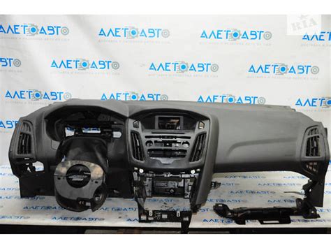Торпедо передняя панель без AIRBAG Ford Focus mk3 15-18 рест, сломана ...