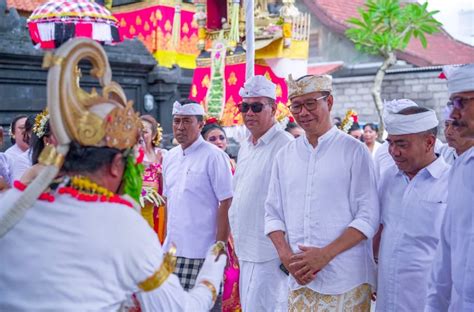 Wabup Suiasa Hadiri Karya Di Desa Adat Padonan Bali Konten