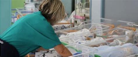 Bimbi Con Due Padri Gay Ricorsi All Utero In Affitto La Cassazione Dice No Al Riconoscimento