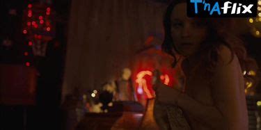 Emily Browning Breasts Scene In American Gods TNAFlix Porn Videos