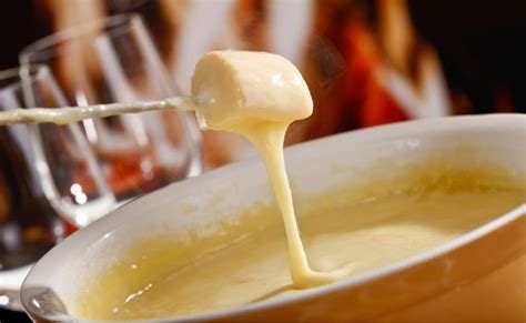 Receitas De Fondue De Queijo Para Se Deliciar Nos Dias Mais Frios