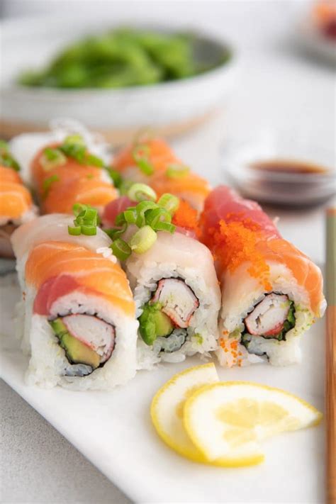 Sushi Roll vs. Hand Roll: What’s the Difference? - The Forked Spoon