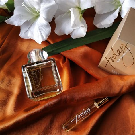 Today Tomorrow Always Gold Avon parfem - parfem za žene 2009