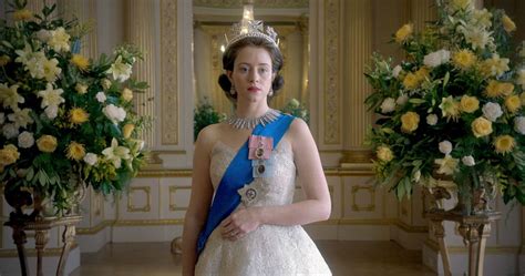 The Crown: 10 Best Costumes On The Show, Ranked