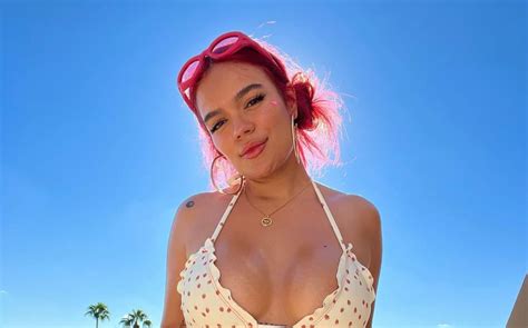 Karol G Posa En Bikini Y Pone De Moda Las Curvas Fotos