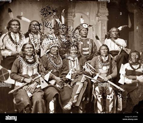 Native american chiefs hi-res stock photography and images - Alamy