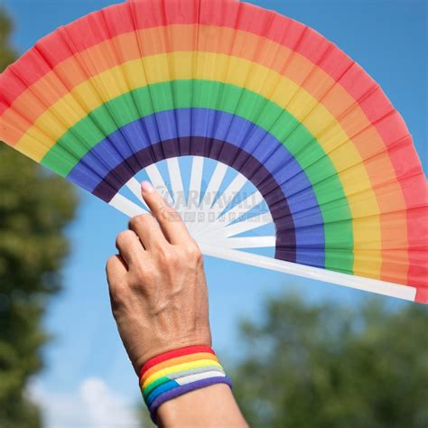 Abanico Grande Plástico Tela Bandera Orgullo Gay Pride Lgbt MercadoLibre