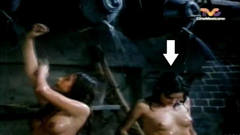 Naked Verónica Miriel in Las mujeres de Jeremías