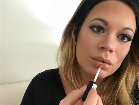 Gorgeous Lilac Smokey Eyes With Glitter And Nude Lips Makeup By Kili