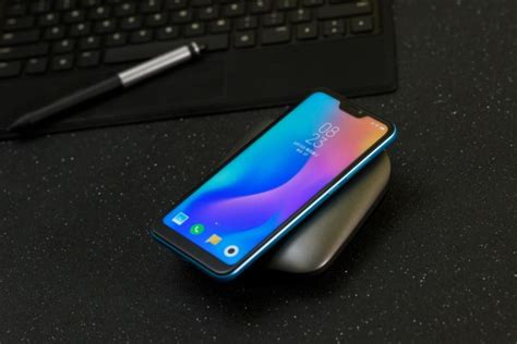 Очередные изображения смартфона Xiaomi Redmi 6 Pro: на этот раз в синем!