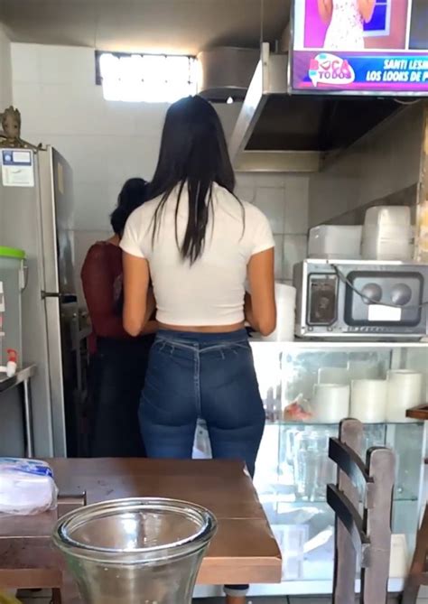 Venezuelan Brunette Waitress Tight Jeans Thecandidforum Voyeur
