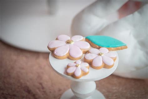 Фотозона Лебедь на годик девочке