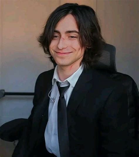 Aidan Gallagher Live Handsome Actors Hot Actors Hottest Guy Ever