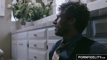 Jessa Rhodes Gets Hard Bathroom Fuck Watch Pt On