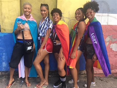 FOTOS Confira imagens da ª edição da Parada Gay de Salvador Bahia G