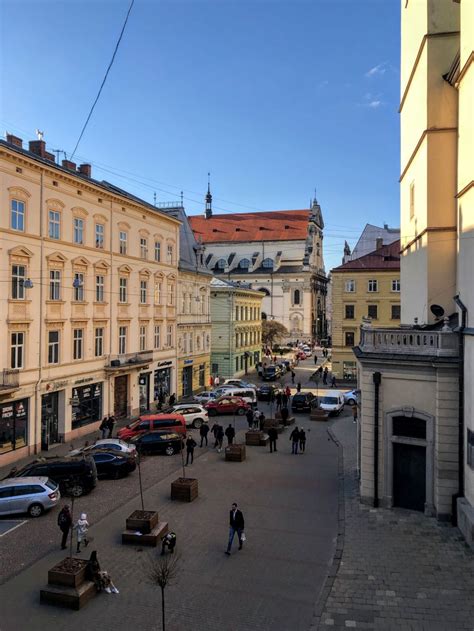 How to Book an Airbnb for a Long Term Stay: 9 Tips From a Digital Nomad