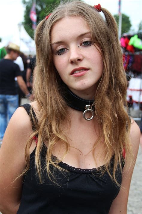 Collared Hottie At The Fair Porn Pic