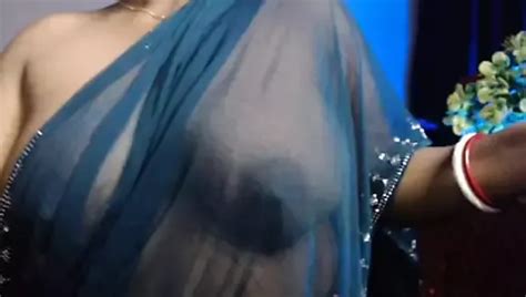 Hot Desi Sexy Girl Opens Her Clothes And Shows Her Boobs And Nipples XHamster