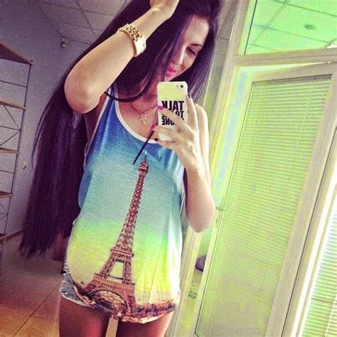 Hot Selfies Clicked Using IPhone FunsGag