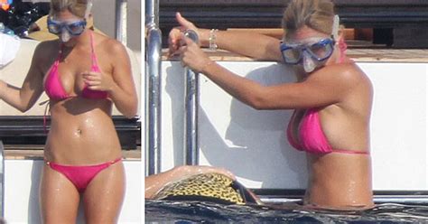 La diosa israelí deslumbró con su bikini Infobae