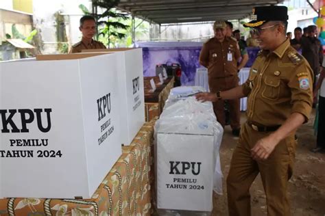 Wali Kota Rahmad Masud Cek Kesiapan TPS Imbau Warga Gunakan Hak Pilih