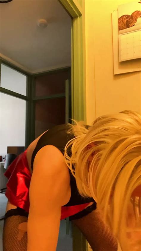 Cleaning The Toilet Bowl Shemale Ladyboy Ladyboy Porn Feat Simone