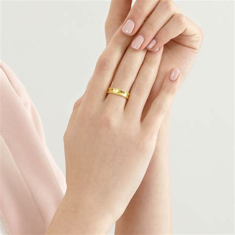 Mirror Gold 999 Gold Ring 93547R Chow Sang Sang Jewellery