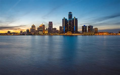 Download Detroit Skyline From Lake Michign Wallpaper | Wallpapers.com
