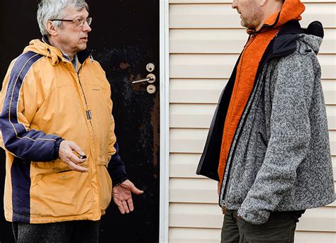 Guy Refuses To Cover Up And Continues To Sleep Naked Even Though Neighbor Says Hes A Menace To