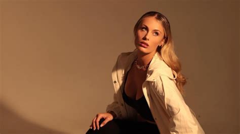 Ex de Luis Miguel dejó en shock a todos con una foto en bikini Radio Imagina