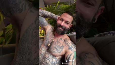 Sexy Gay Tattooed Guy Vibin YouTube