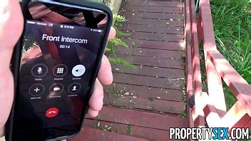 PropertySex Agente hermosa con grandes tetas naturales se folla al dueño de casa XVIDEOS