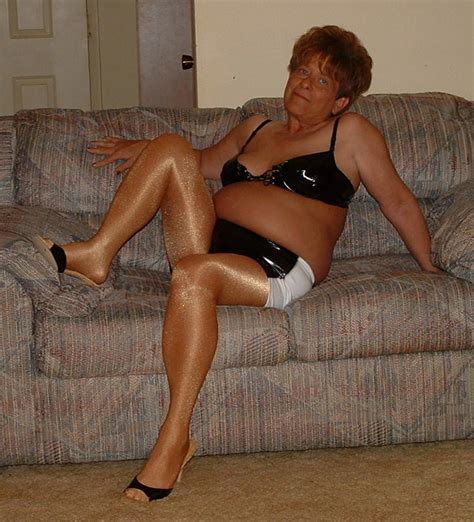 Hot Cougar Posing Porn Pictures XXX Photos Sex Images PICTOA