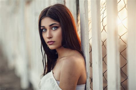 Wallpaper Face Women Straight Hair Long Hair Blue Eyes Brunette