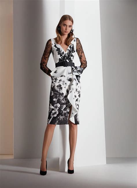 Atuendo Para Fiesta De Bodas En Blanco Y Negro