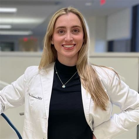 ᴅʀ ʙɪᴀɴᴄᴀ ꜱᴄɪᴀʀʀᴇꜱɪ ᴜʀᴢᴜᴀ ᴅᴅꜱ Drbdentist • Threads Say More