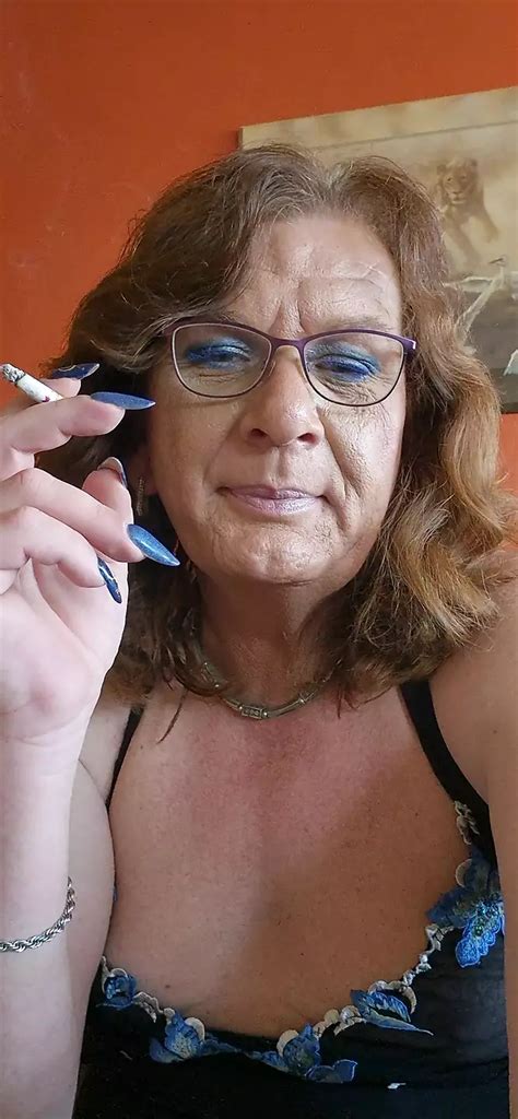 Free Shemale Smoking Porn Videos XHamster