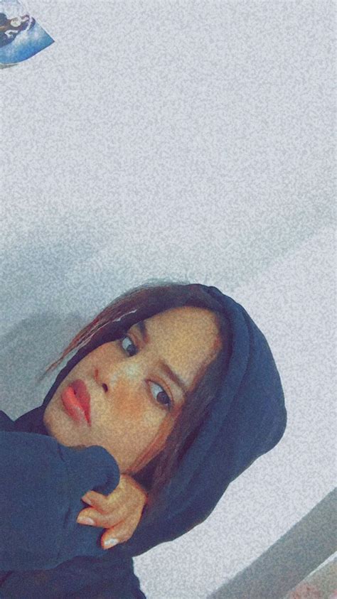 Pin By Sumayo Qurux On Mina Sparade Pins Bff Hands Aesthetic Cute Instagram Pictures Blonde