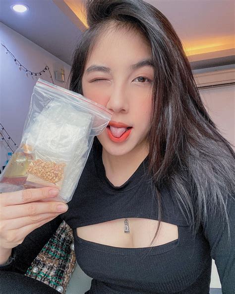 Soi Nh Check In C A Hot Girl B Nh Tr Ng Tr N M O Th Y Ngay C R C Ng Th C S Ng O B O Sao