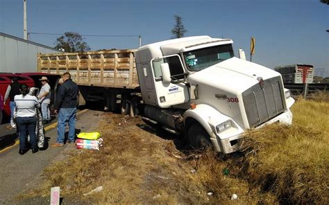 Se Registra Aparatoso Accidente En La Carretera Toluca Atlacomulco El