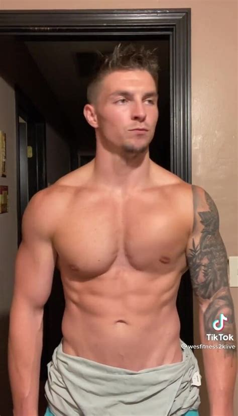 Hot Guy Pec Bouncing ThisVid