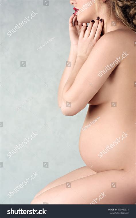 Closeup Beautiful Pregnant Nude Lady Elegant Stock Photo 573969334 Shutterstock