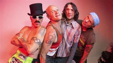 Vive Latino Red Hot Chili Peppers Café Tacvba y Pesado este es el line up del festival