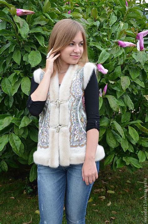 Жилет из павловопосадского платка с мехом норки валяный в интернет ...