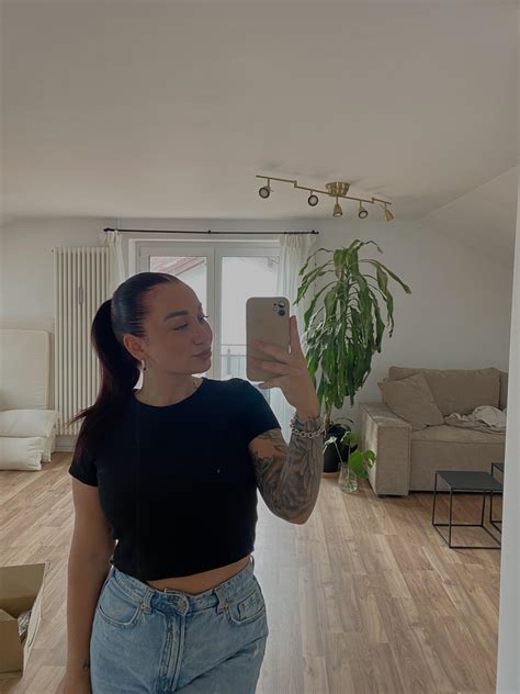 Got Back From The Gym You Think Im Hot F R AmIHotSFW